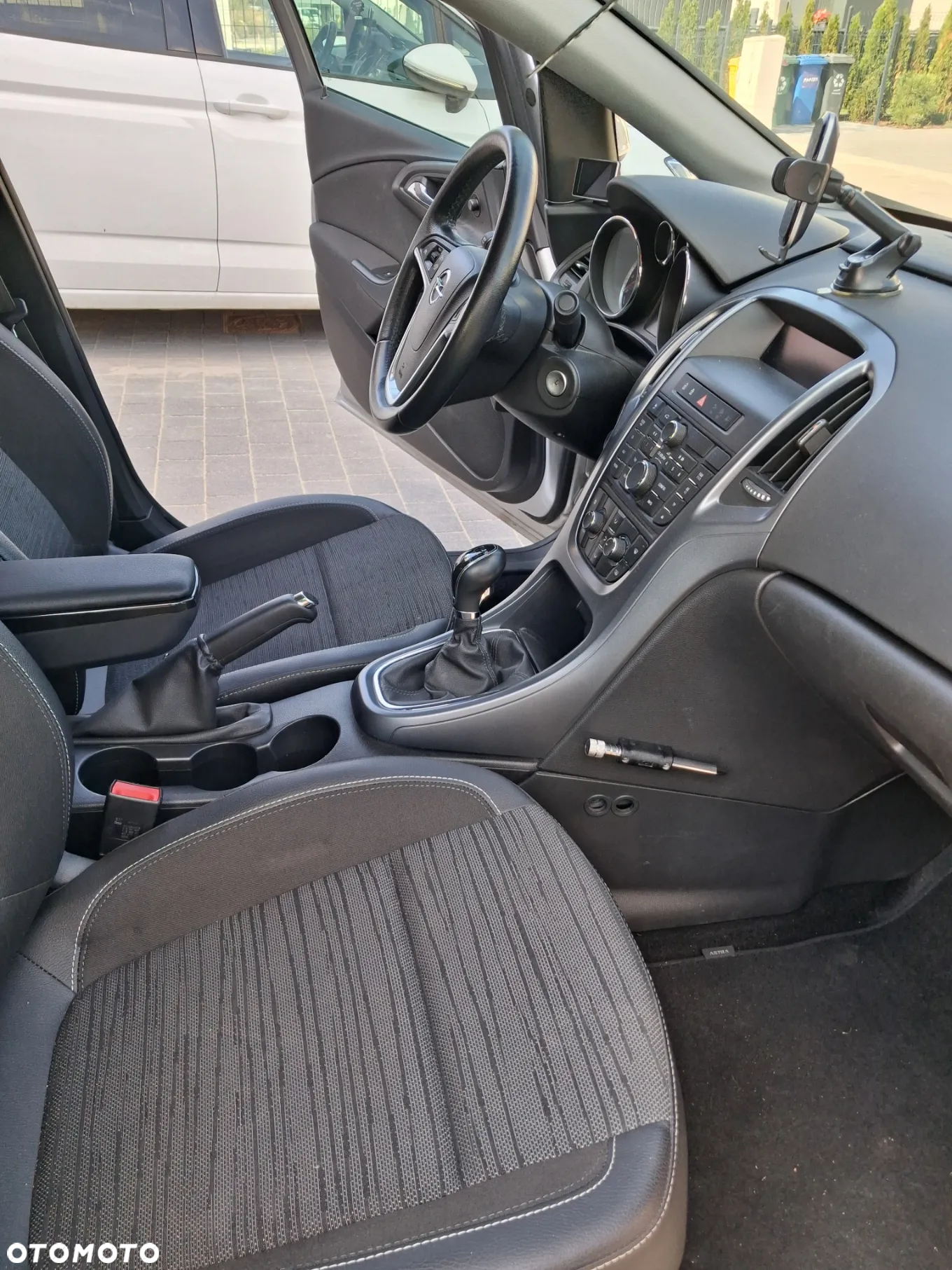Opel Astra IV 1.4 T Business EU6 - 17