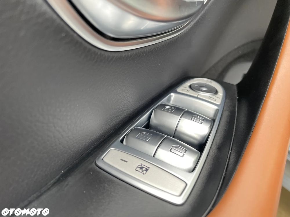 Mercedes-Benz CLS 300 d 4Matic 9G-TRONIC AMG Line - 33