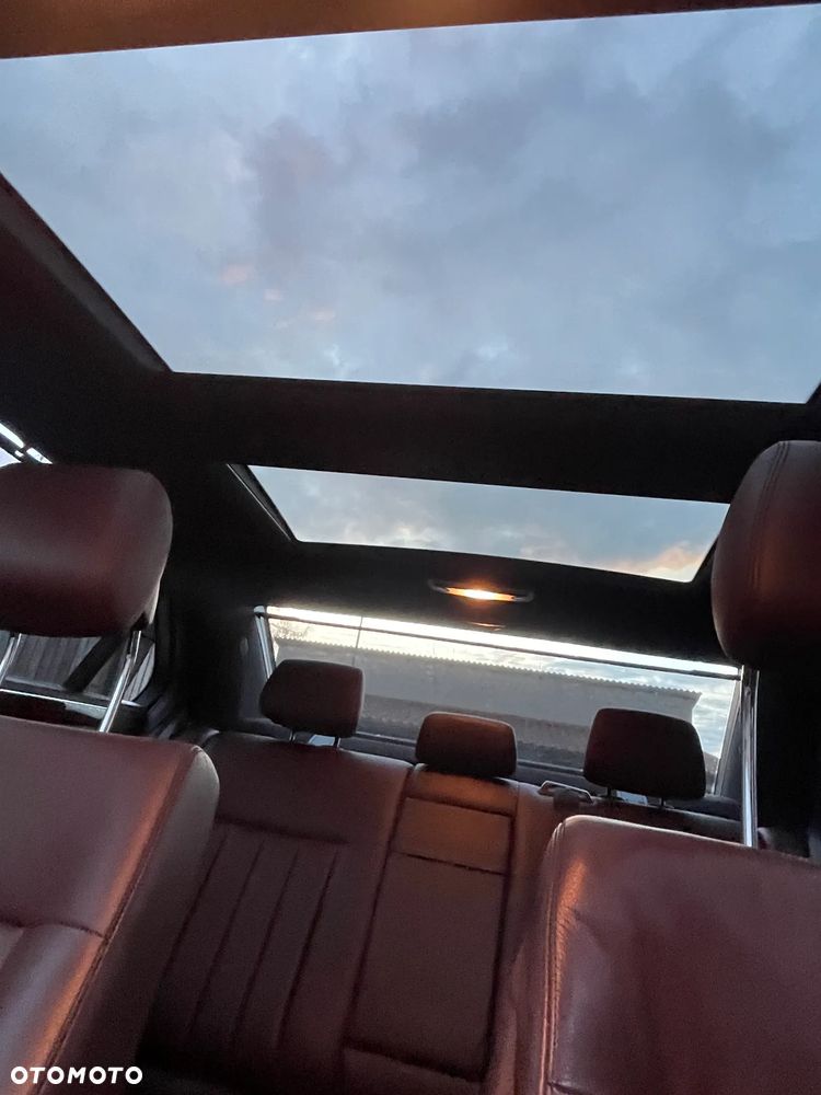 Mercedes-Benz Klasa E 220 d 4Matic 9G-TRONIC Night Edition - 4