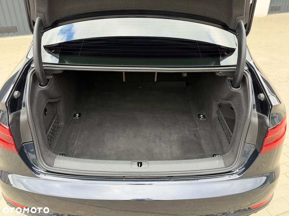 Audi A4 Limousine - 14