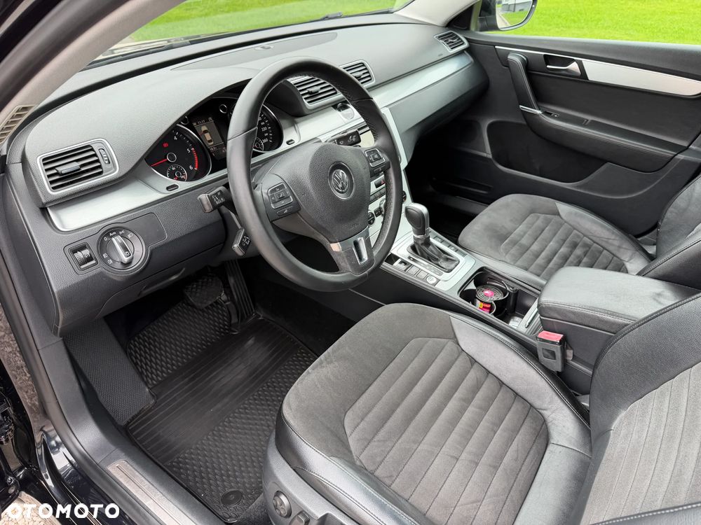 Volkswagen Passat 2.0 TDI Highline DSG - 13