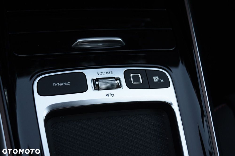 Mercedes-Benz GLA 200 d AMG Line 8G-DCT - 23