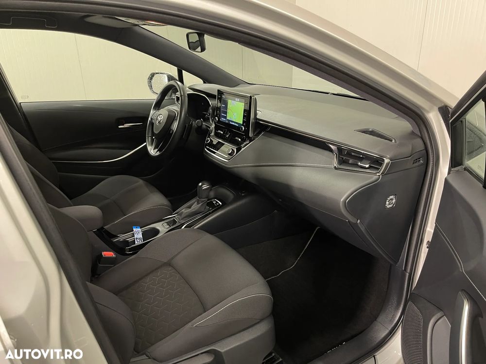 Toyota Corolla 2.0 HSD Exclusive - 9