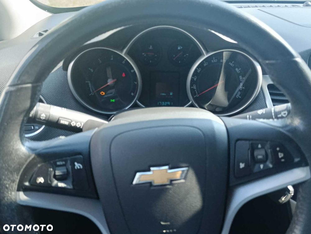 Chevrolet Cruze - 8