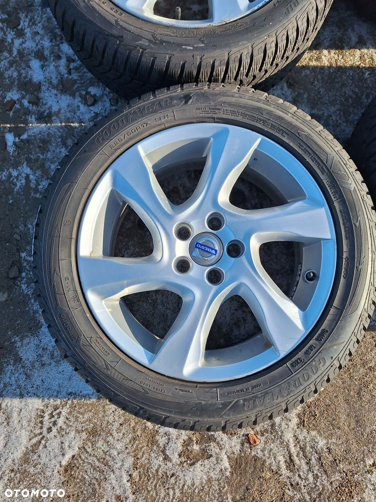 Koła zimowe Volvo V40 cross country 5x108  225 50 r17 - 3