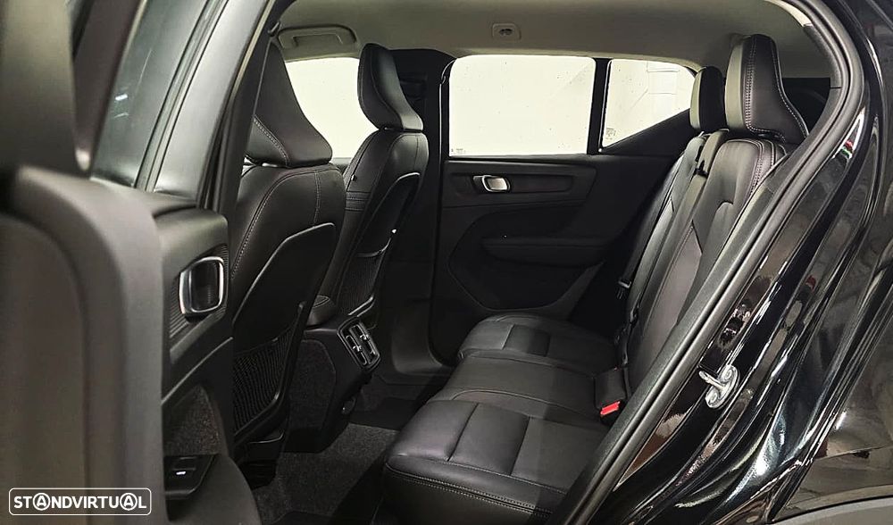 Volvo XC 40 2.0 B3 Essential - 21