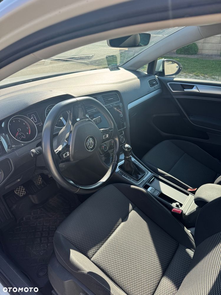 Volkswagen Golf - 11