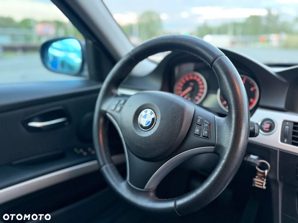 BMW Seria 3 - 16