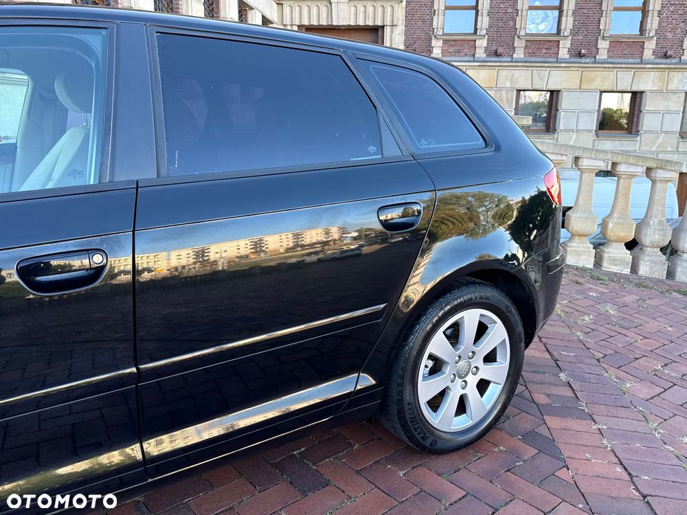 Audi A3 1.6 Ambiente - 12