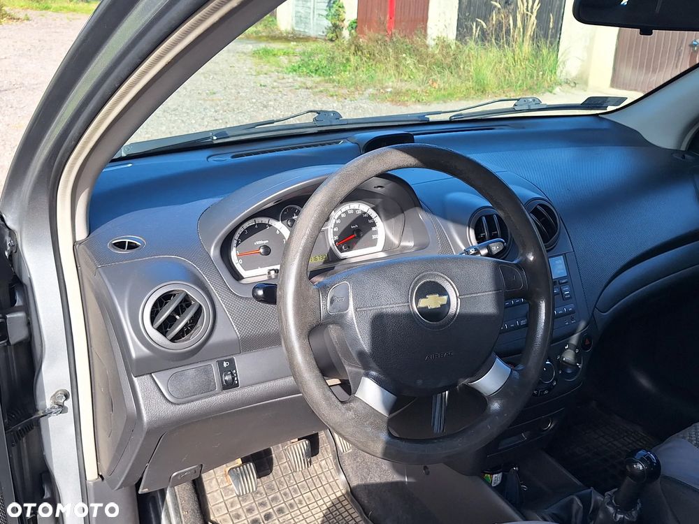 Chevrolet Aveo - 5