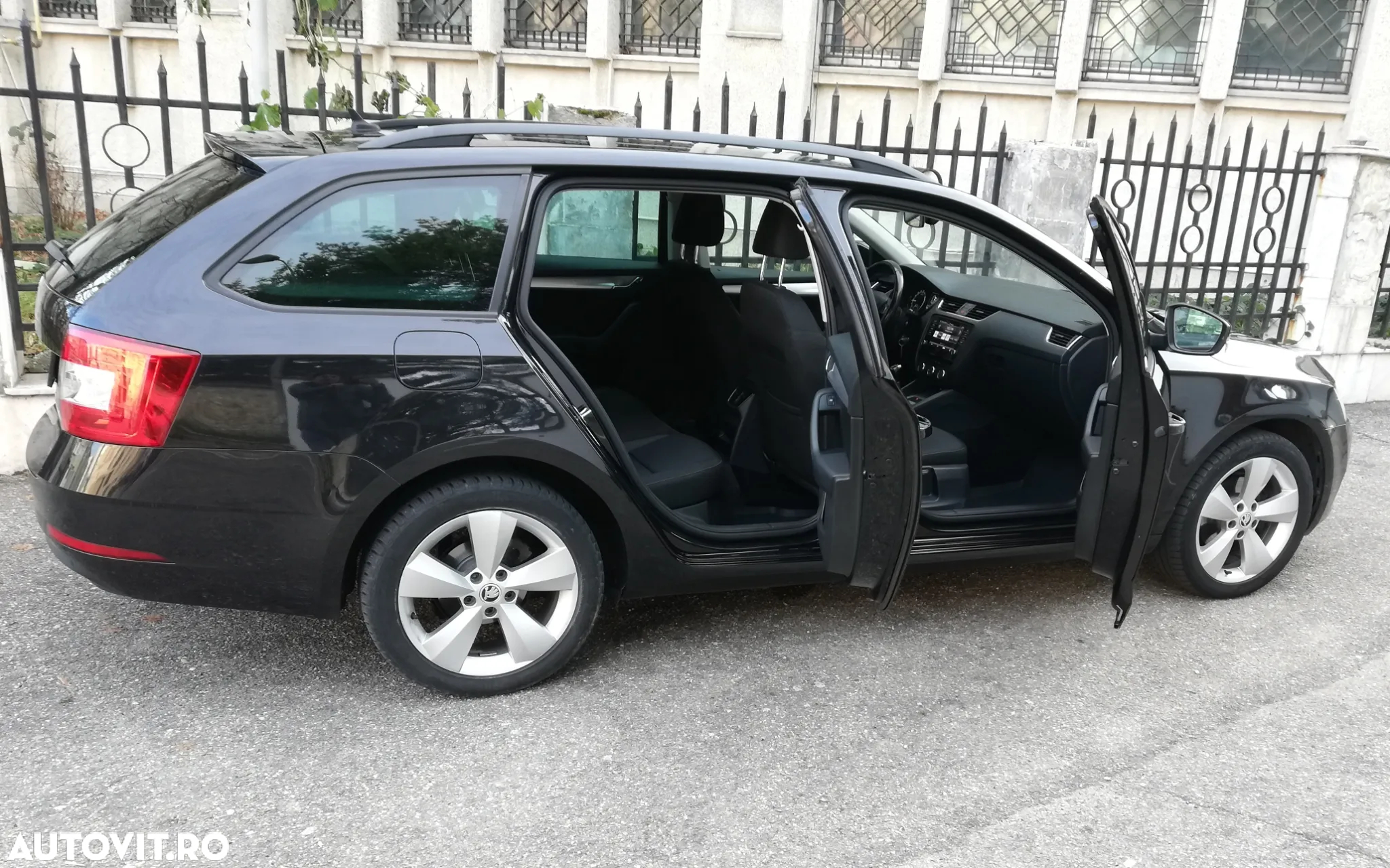 Skoda Octavia Combi Diesel 2.0 TDI Style - 10
