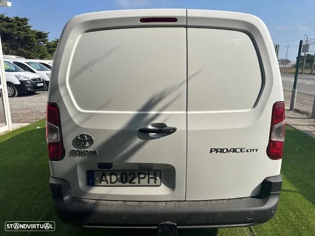 Toyota PROACE CITY 3 LUG. - 6