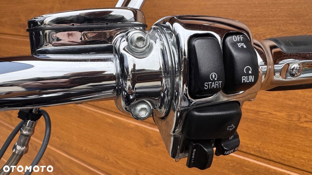 Harley-Davidson Touring Road King - 11