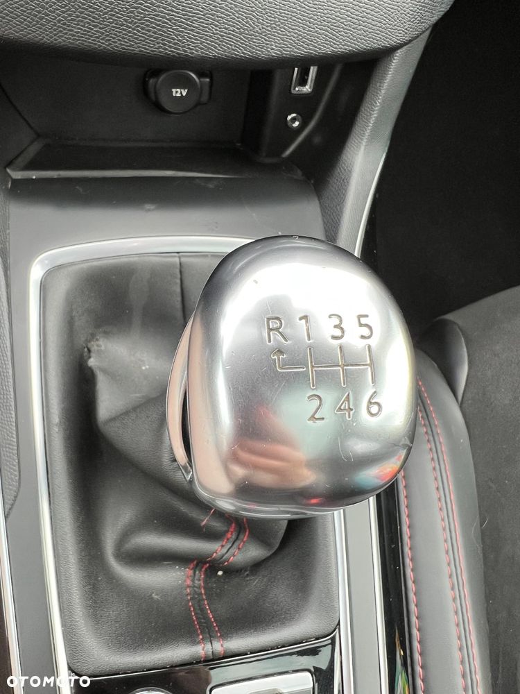 Peugeot 308 1.6 e-THP GT S&S - 24