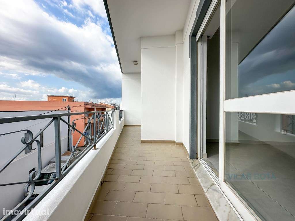 Loulé T3 Quartos no Segundo Andar e Vista para o Mar e Campo à Venda - Grande imagem: 5/34