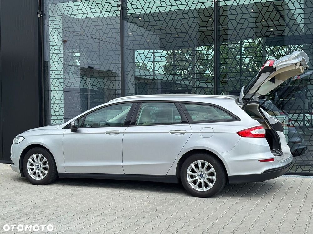Ford Mondeo - 32