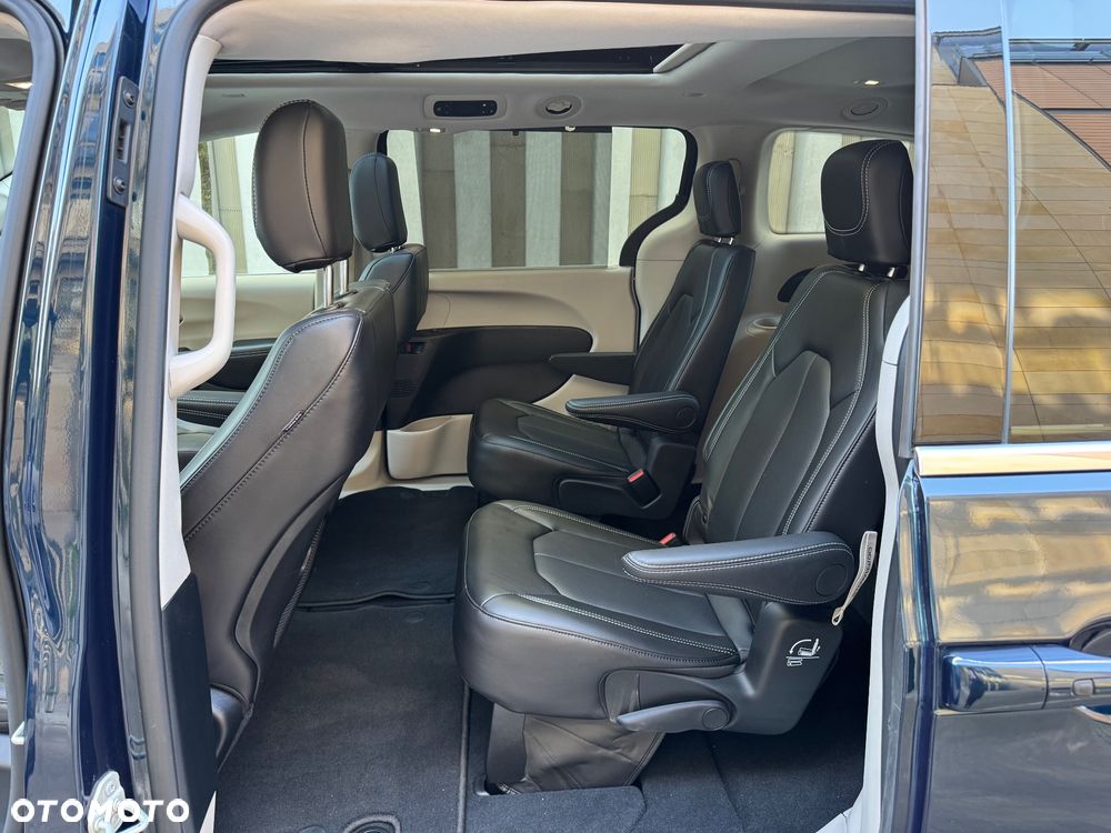 Chrysler Pacifica - 24