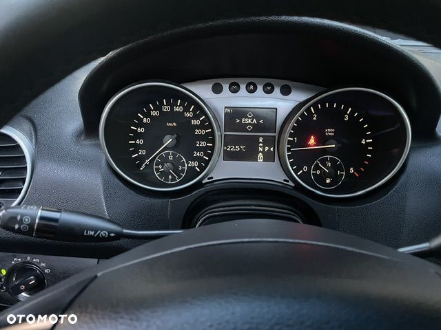Mercedes-Benz ML 320 CDI 4Matic 7G-TRONIC Edition 10 - 15