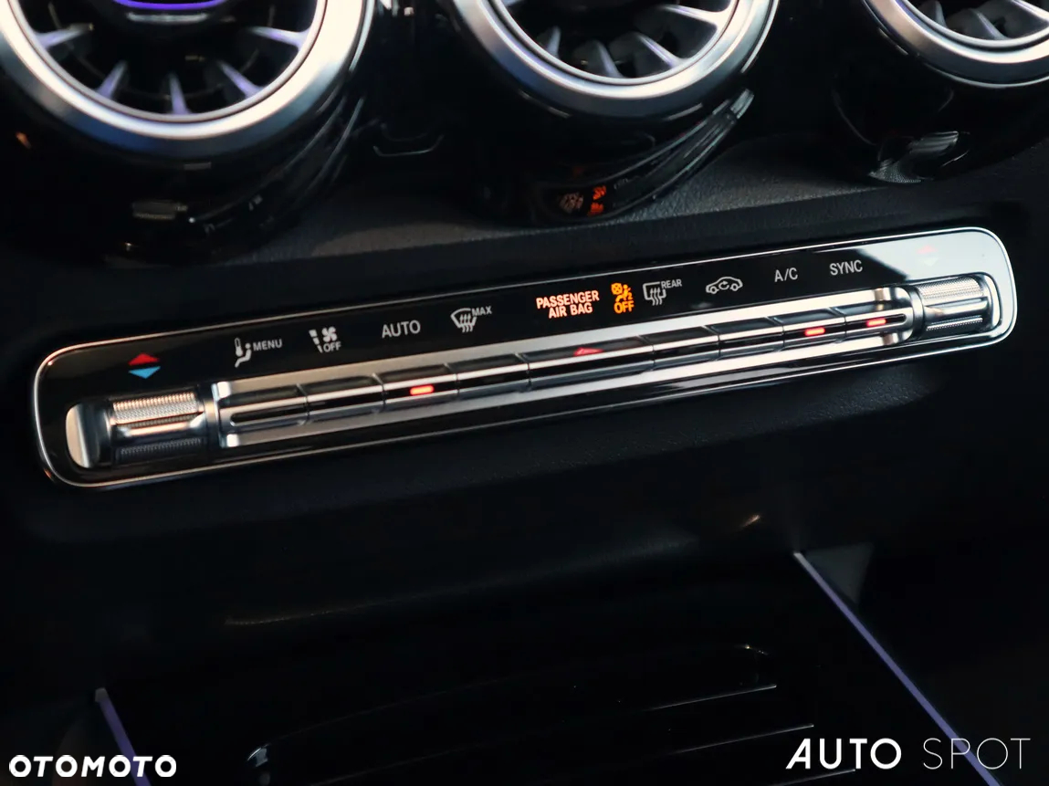 Mercedes-Benz GLB 250 4-Matic AMG Line 8G-DCT - 36