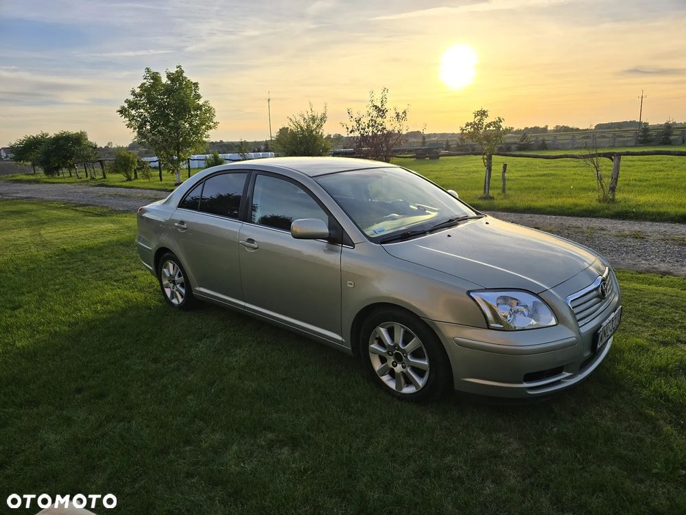 Toyota Avensis 2.2 D-4D Sol - 1