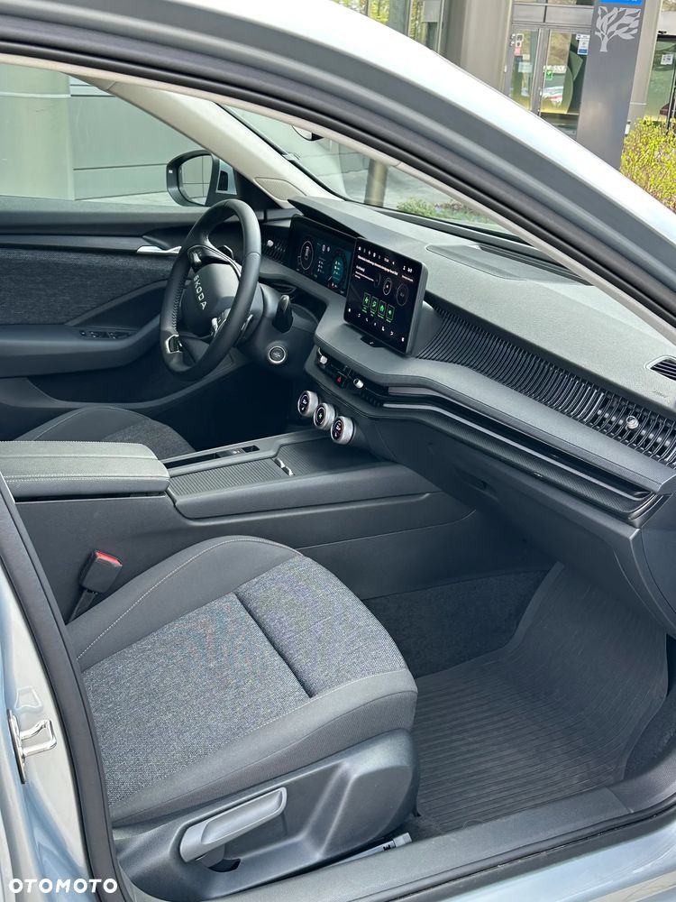 Skoda Superb 1.5 TSI mHEV Selection DSG - 13