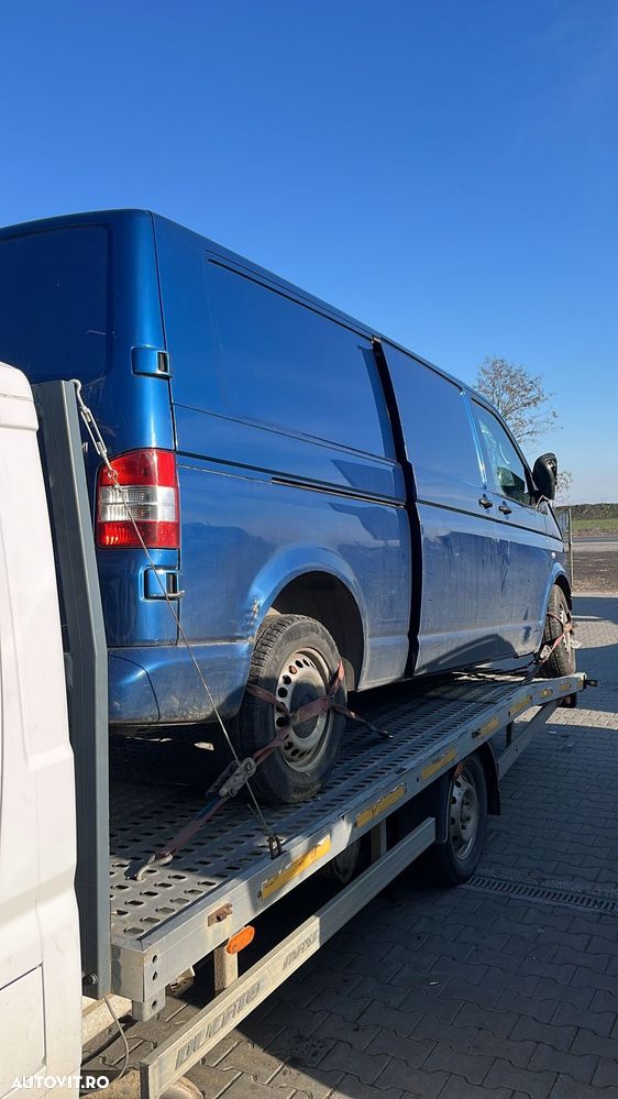 Dezmembram Volkswagen T5 2.0 TDI din 2011 - 3