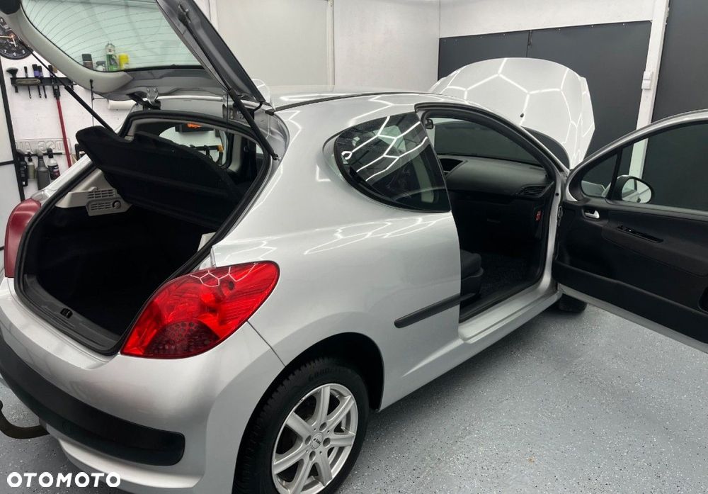 Peugeot 207 - 31