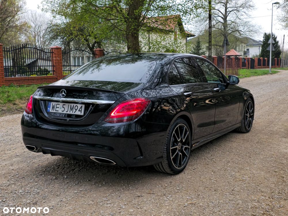Mercedes-Benz Klasa C 300 9G-TRONIC AMG Line - 11
