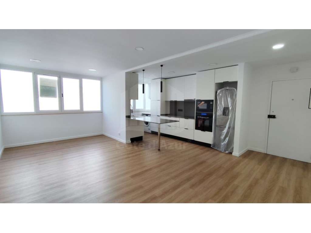 Apartamento T3 em Sesimbra a 600 metros da praia - Grande imagem: 2/12