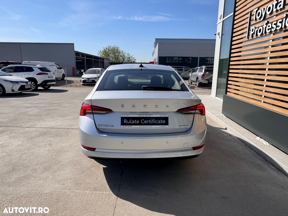 Skoda Octavia 2.0 TDI DSG Ambition - 9