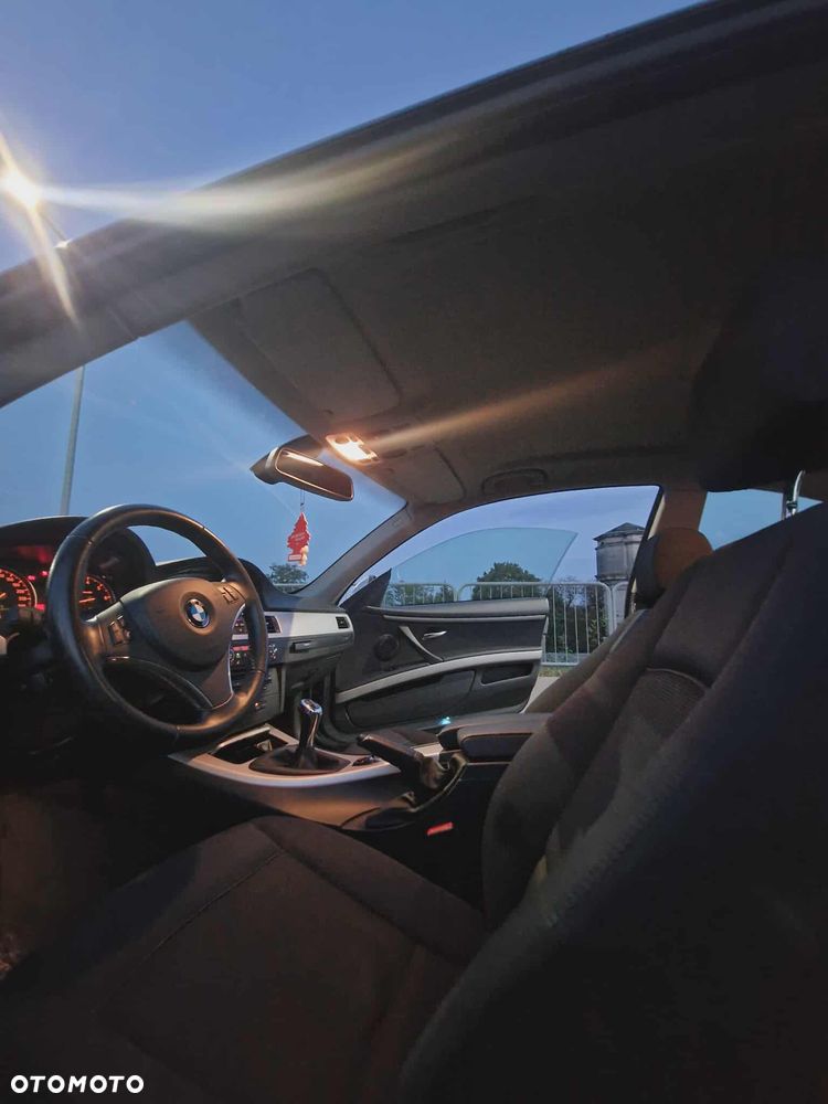 BMW Seria 3 318i - 9