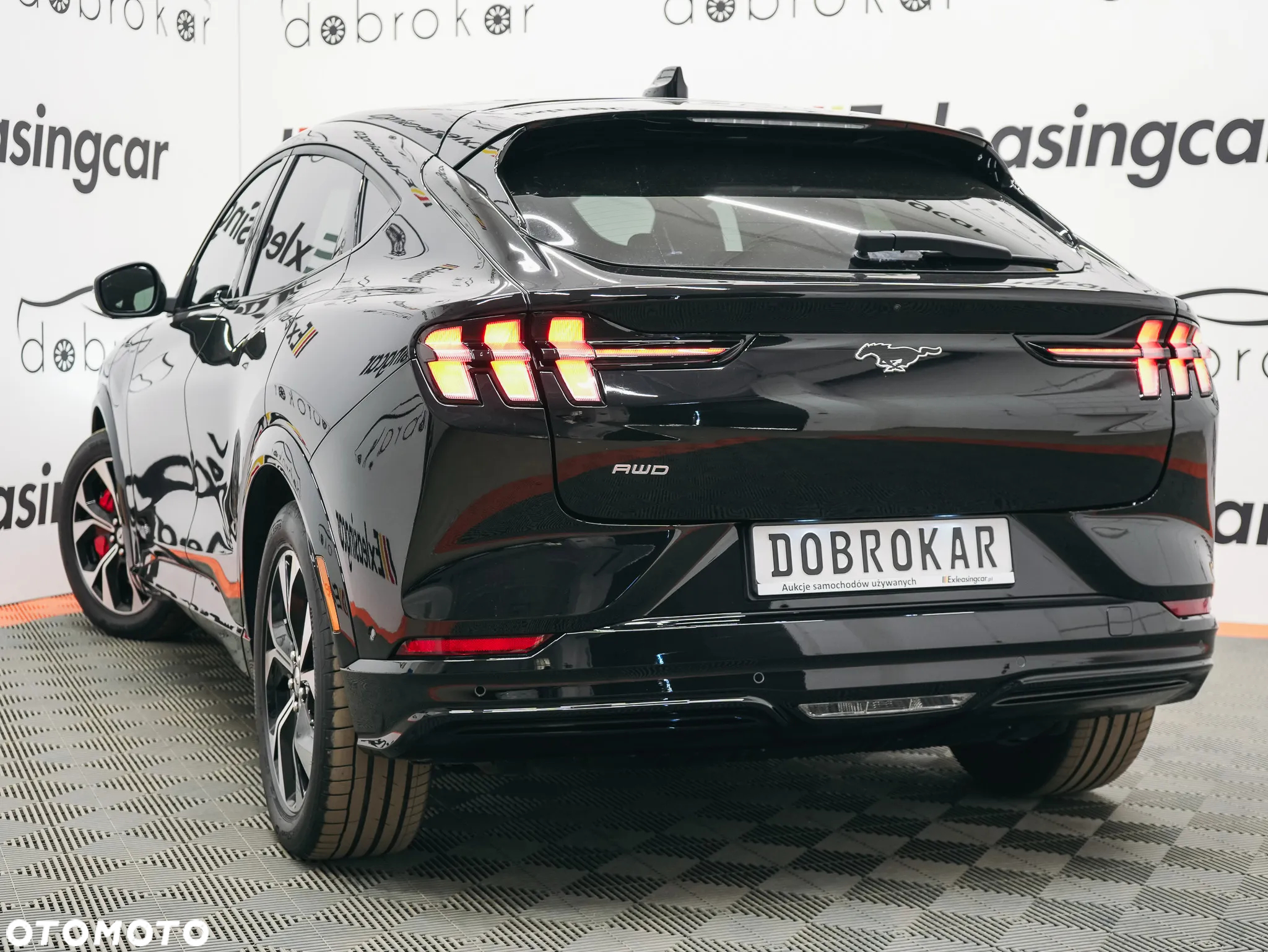 Ford Mustang Mach-E 73 kWh AWD Premium - 9