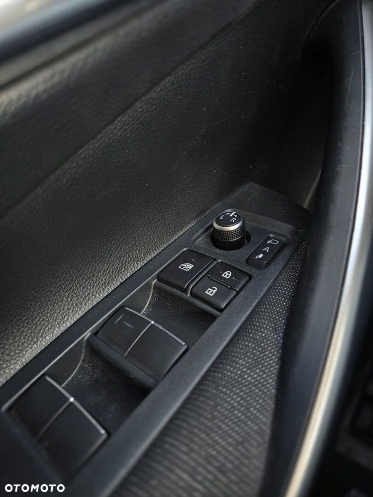 Toyota Corolla 1.8 Hybrid Comfort - 17