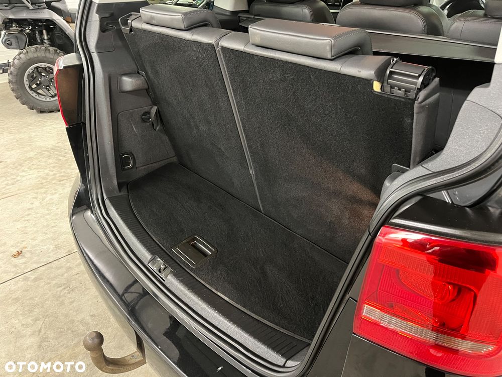 Volkswagen Touran 1.6 TDI DPF BlueMotion Technology Highline - 25