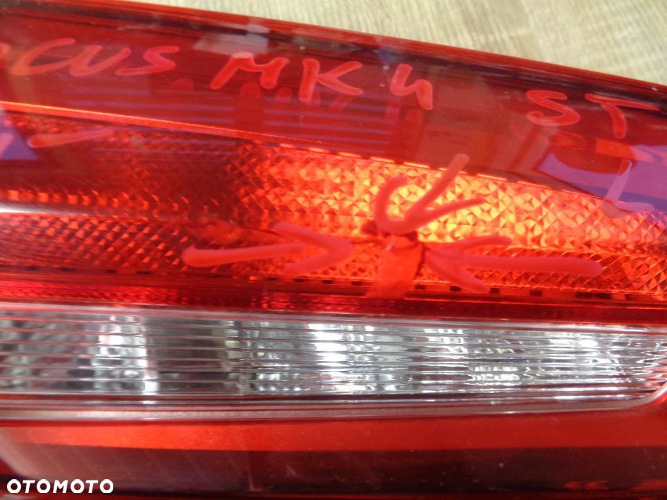 FORD FOCUS MK4 ST LAMPA LEWY TYŁ EUROPA - 2