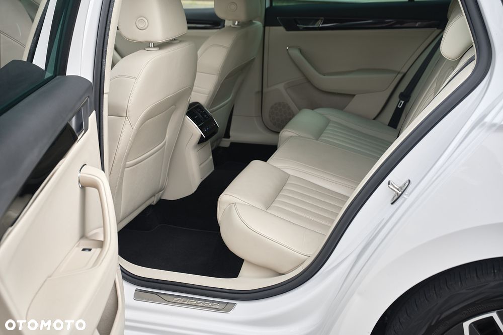 Skoda Superb 2.0 TDI L&K - 18