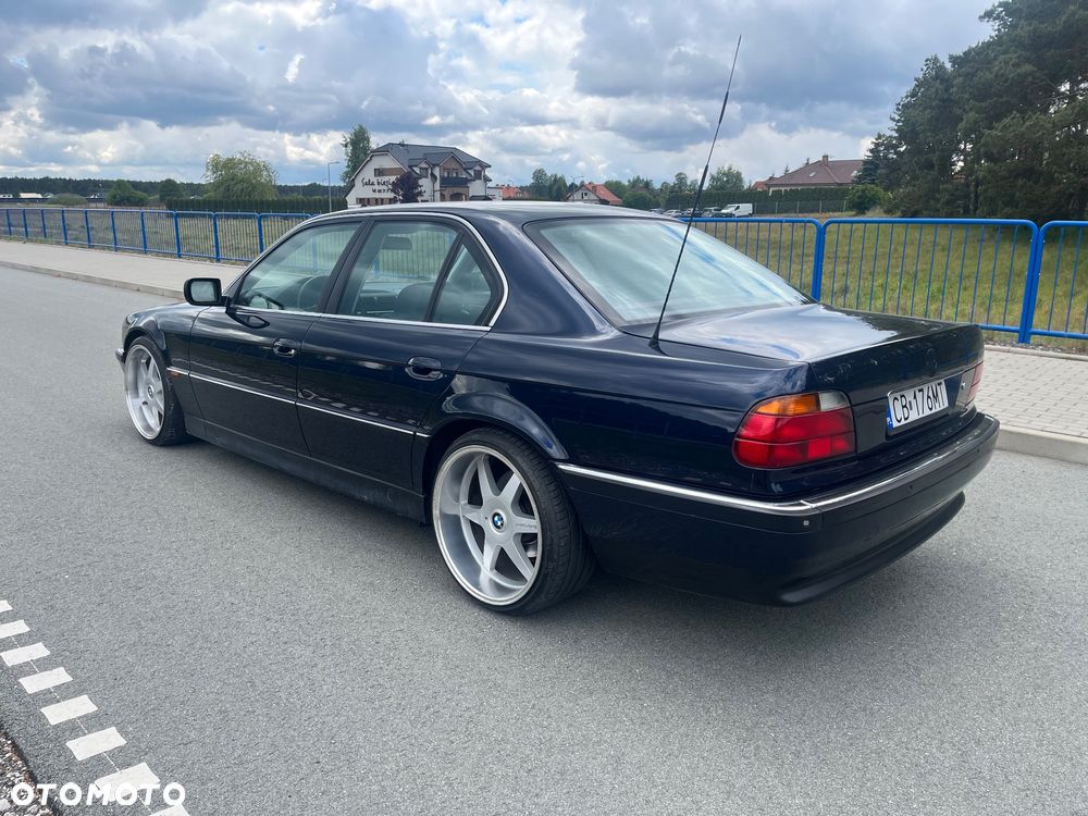 BMW Seria 7 740i V8 - 14