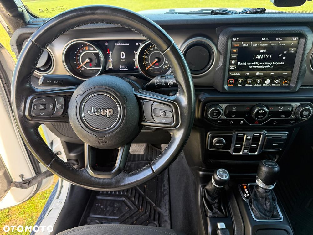 Jeep Wrangler - 34
