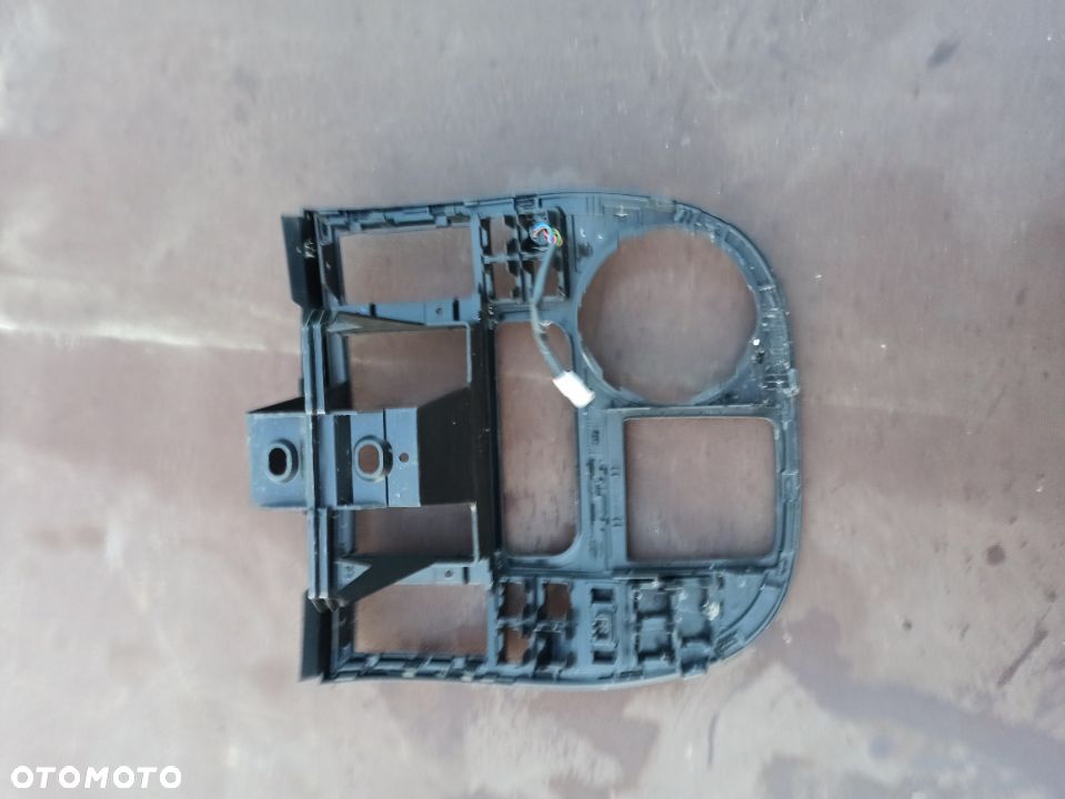 RAMKA RADIA VW T5 MULTIVAN 7E5858079 - 3