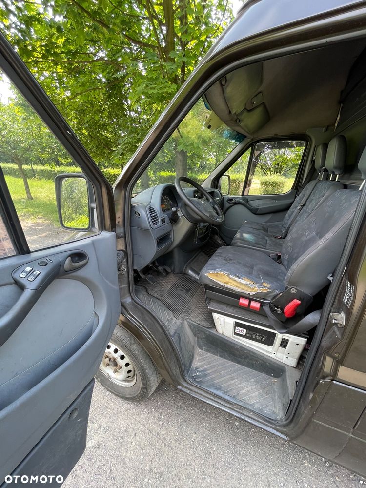 Mercedes-Benz Sprinter - 5