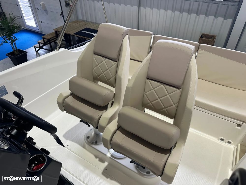 Quicksilver Activ 705 Open - 16