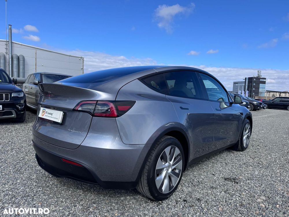 Tesla Model Y AWD Performance - 3