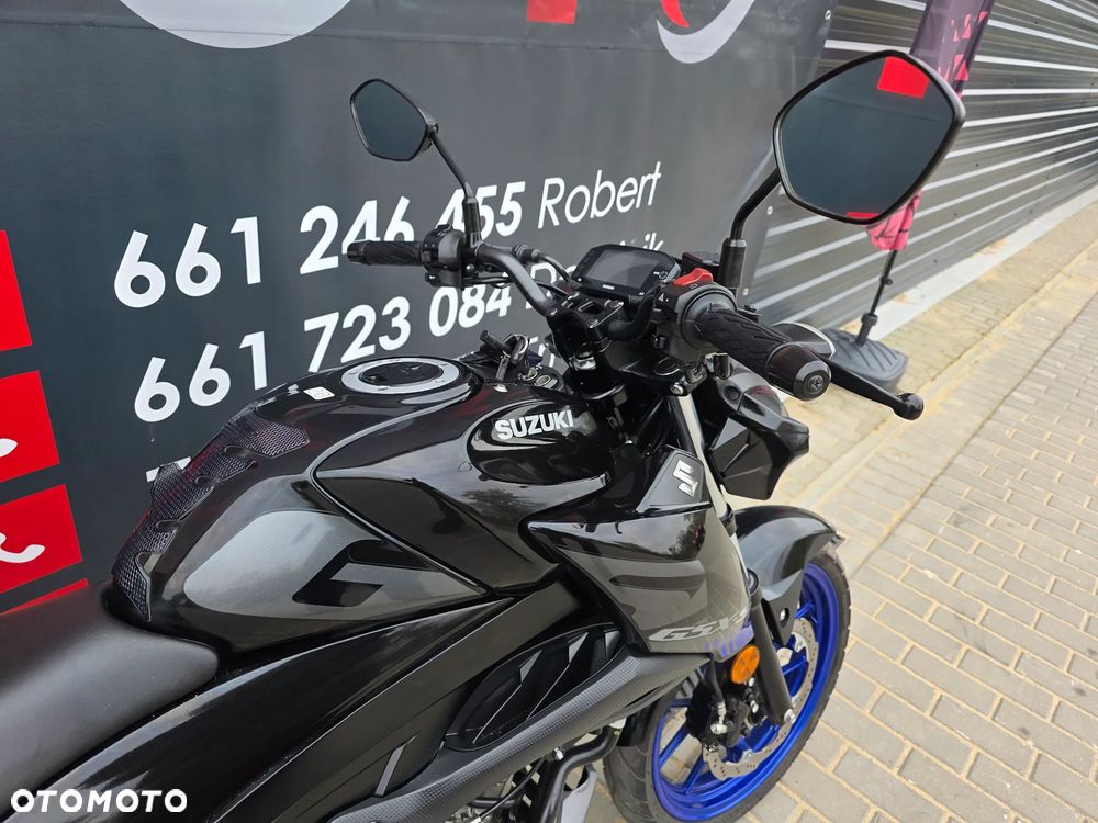 Suzuki GSX - 21