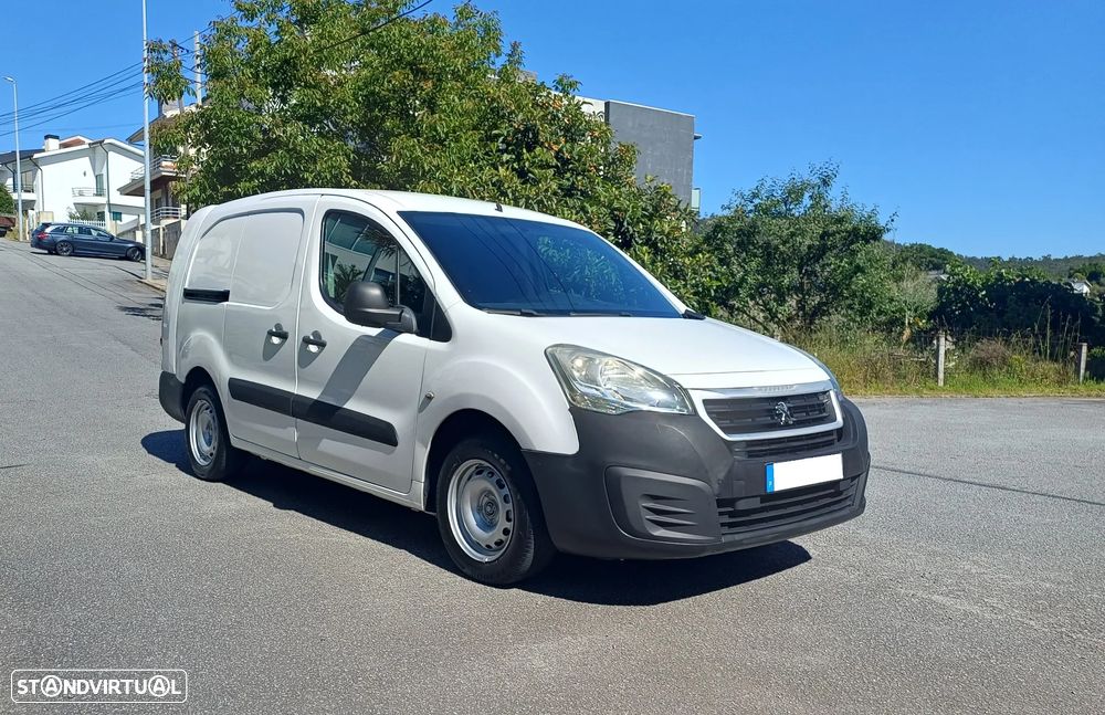 Peugeot PARTNER LONGA 1.6 HDI 100 CV - 3 LUGARES - 13