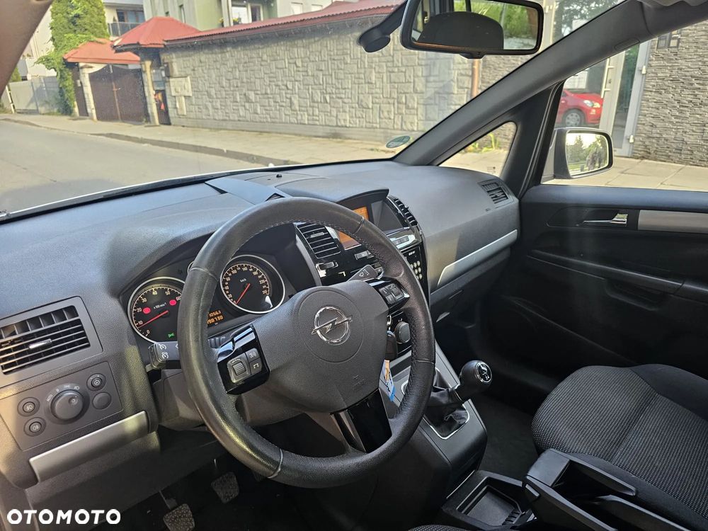 Opel Zafira 1.8 Cosmo - 15