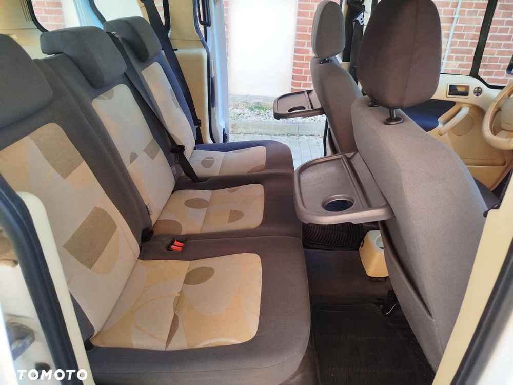 Ford Tourneo Connect - 15
