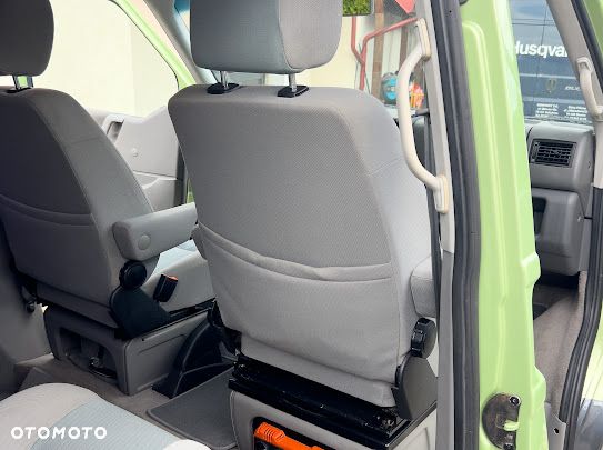 Volkswagen Multivan - 14