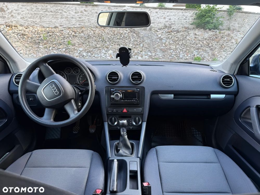 Audi A3 3-drzwiowe 1.6 Ambiente - 27
