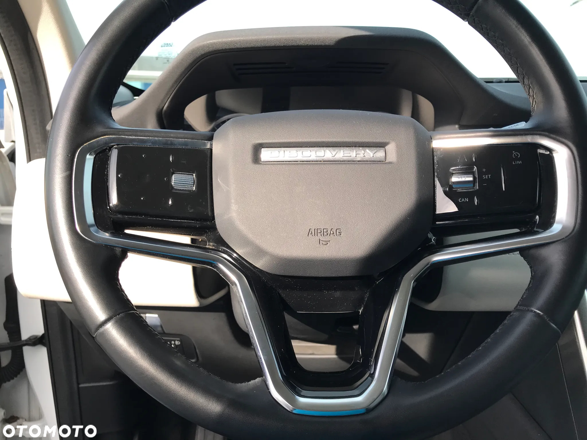 Land Rover Discovery Sport - 31