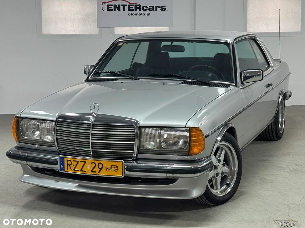 Mercedes-Benz W123 - 15